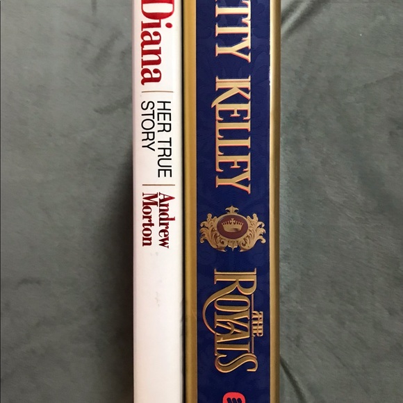 Books: Diana Her True Story & The Royals - Picture 3 of 10